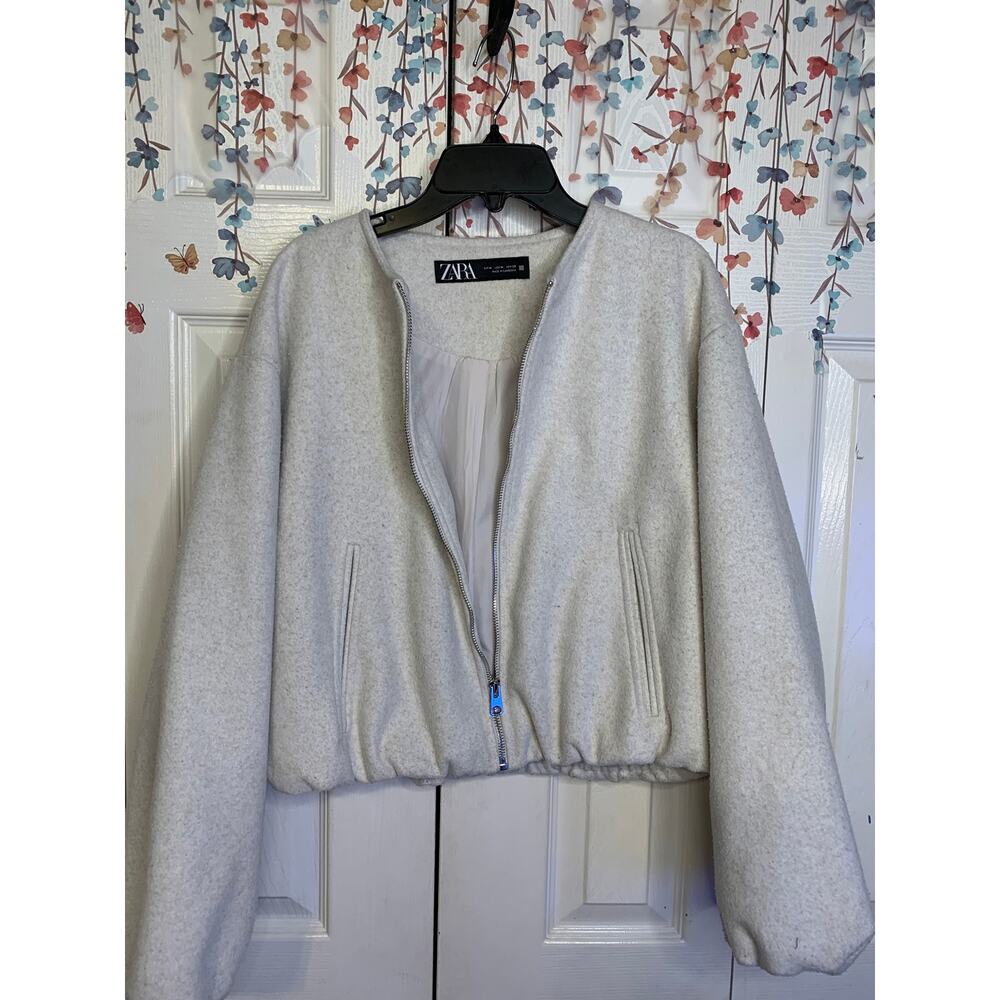 Ivory zip up jacket medium - Picture 2 of 3